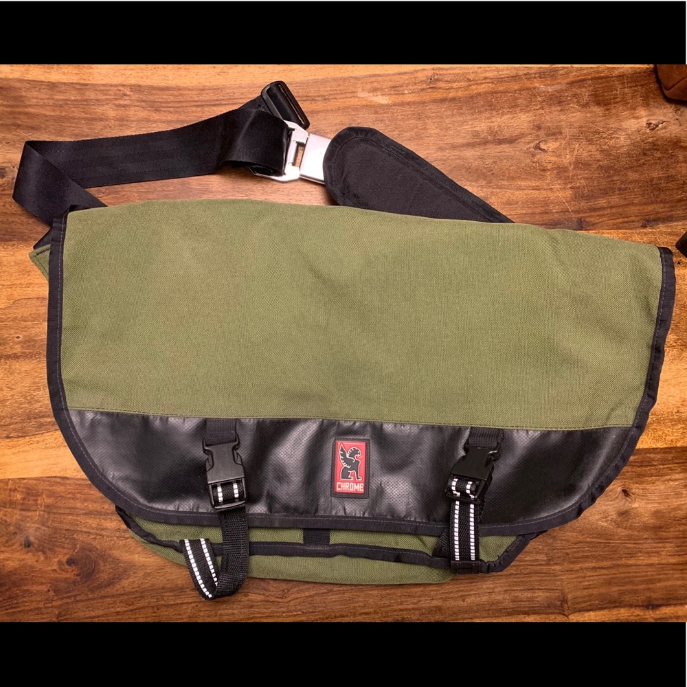 SOLD Chrome Messenger Citizen bag EUC